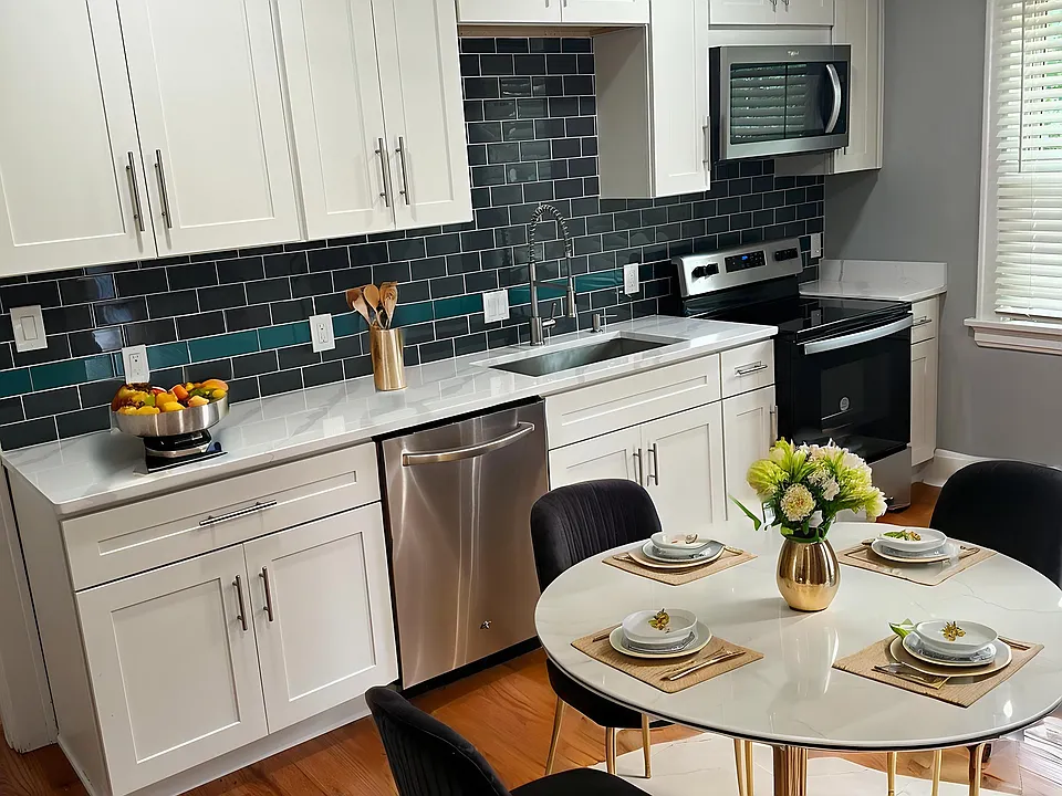 141 Louis Ave #1