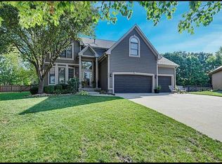8000 W 146th St, Overland Park, KS 66223