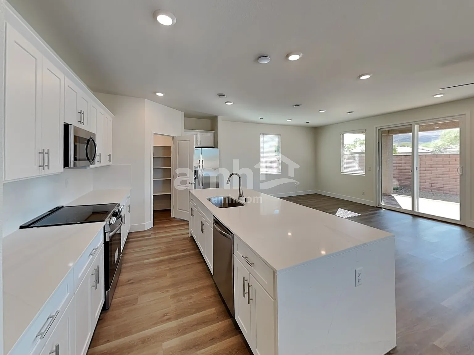4 bed, 3.0 bath, 2239 sqft, $2,815 — Photo 4