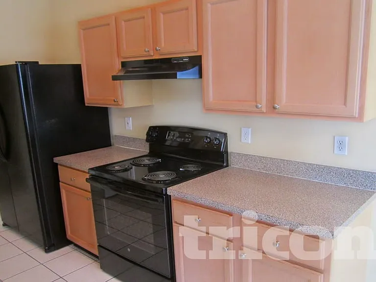 11509 Twin Oaks Trl — Photo 3