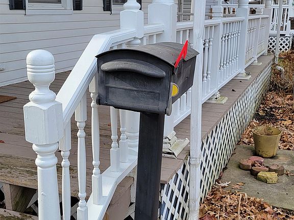 3rd image of 2102 W Ayres Ave