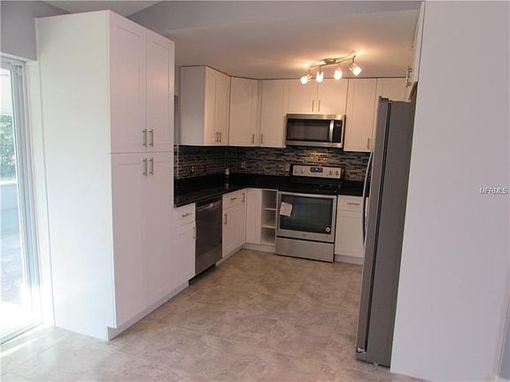 4th image of 8118 Elsee Dr