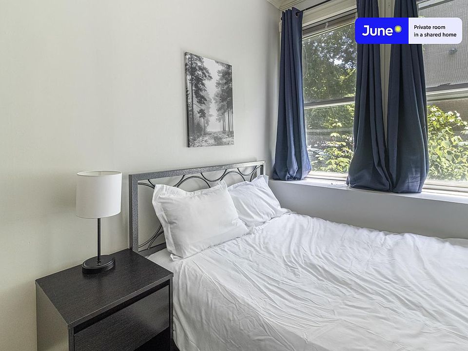 1st image of 129 Chiswick Rd #B