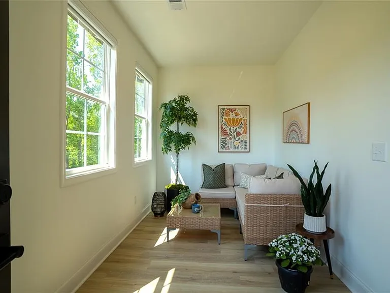 1325 Sydney Dr #5 — Photo 16
