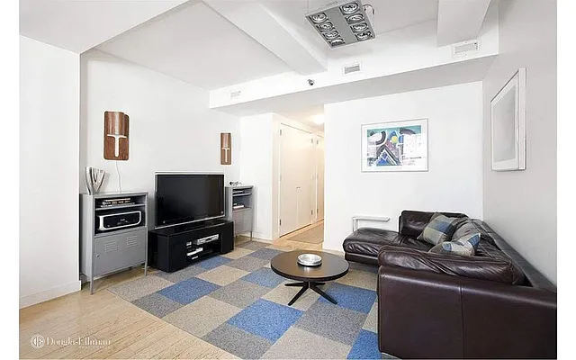 Rented by Douglas Elliman | media 21