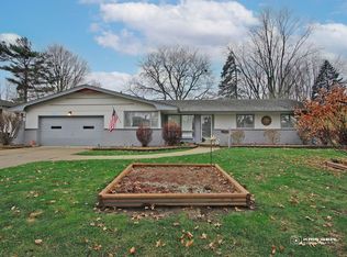 824 Diane Ave, Elgin, IL 60123