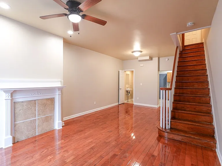 2022 S Opal St — Photo 3