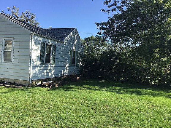 5th image of 1422 34th St NE