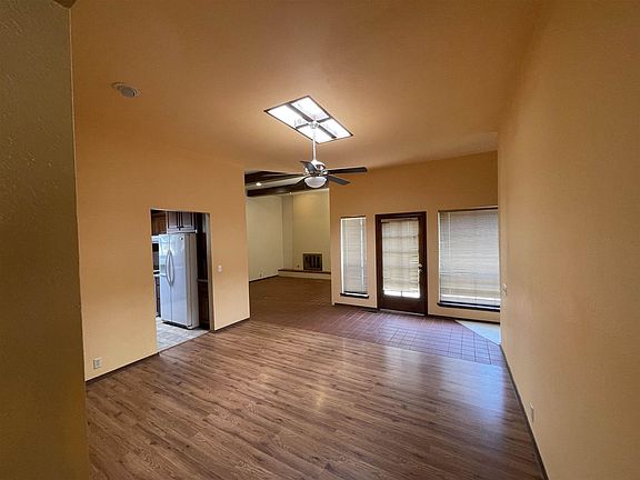 4th image of 2710 Resolana Dr