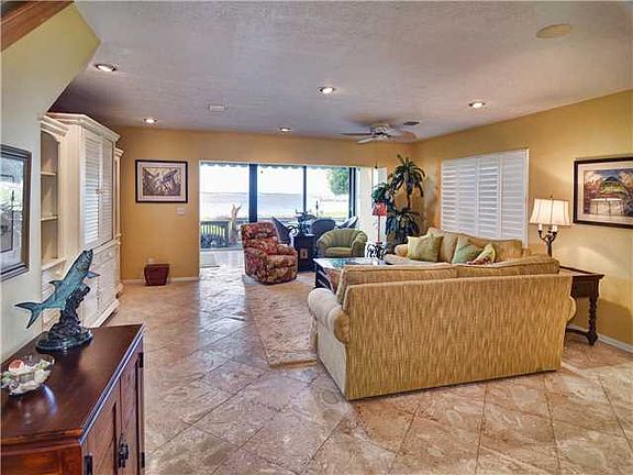 3rd image of 2020 NE Ocean Blvd #E-11