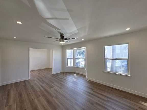 3rd image of 102 Gaviota Ave