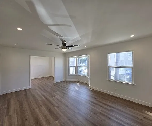 102 Gaviota Ave — Photo 3
