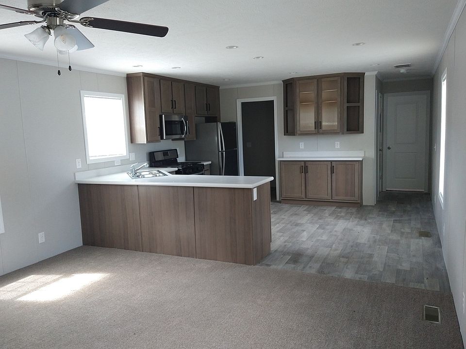 2nd image of 284 S Van Buren #284