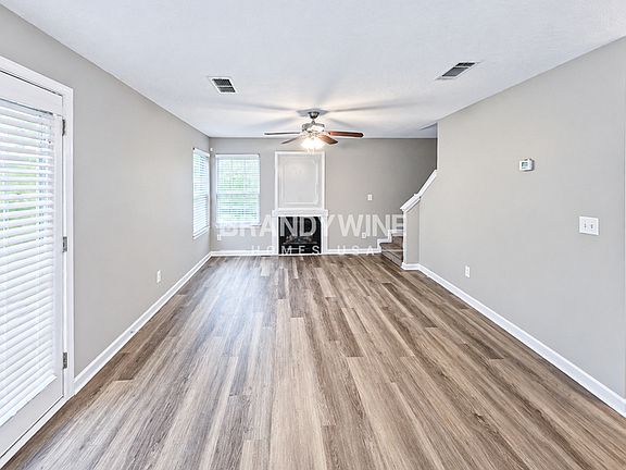 5th image of 140 Patterson Way