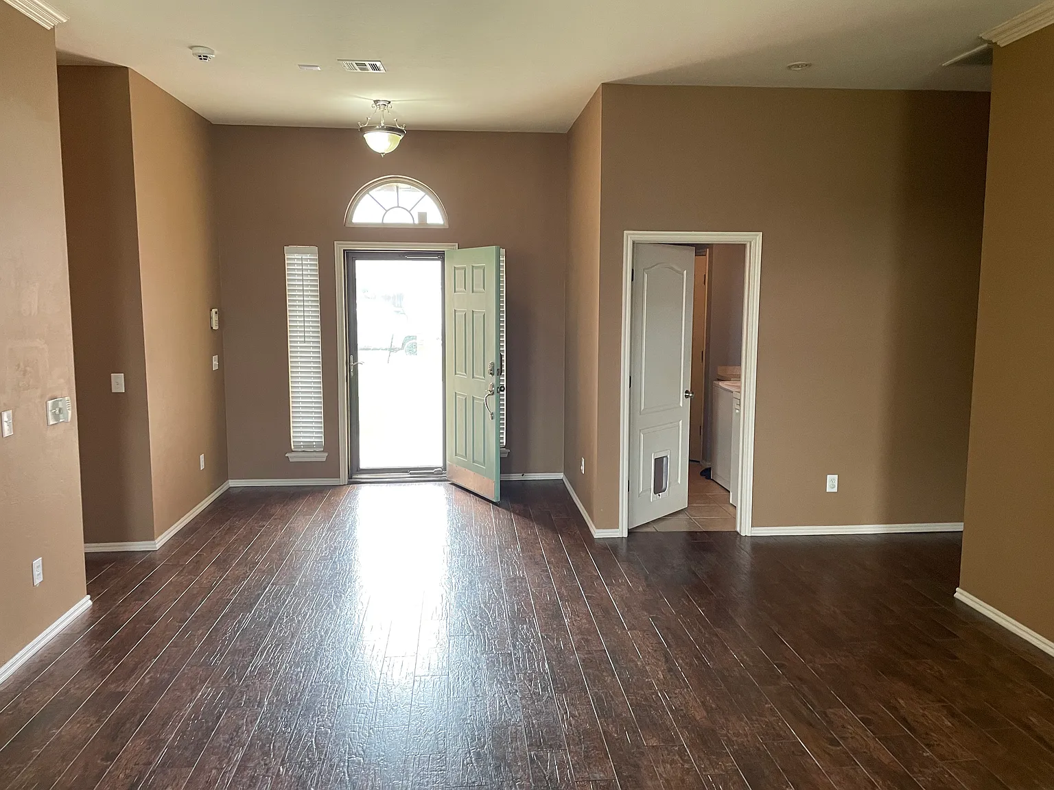 633 SW 159th Ter — Photo 3