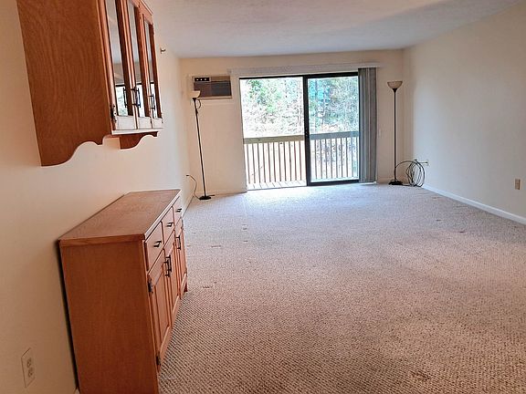 4th image of 300 Candlewood Park #38