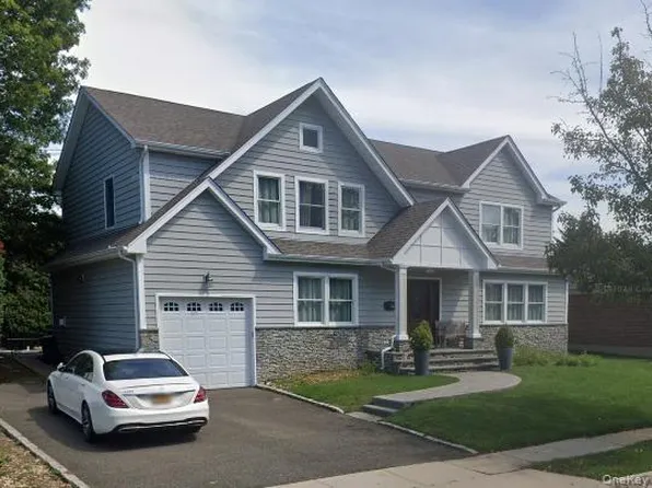22 Forest Drive, Jericho, NY 11753