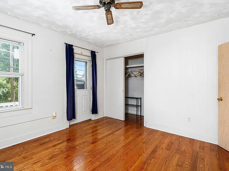 69 Pine St #2 — Photo 11