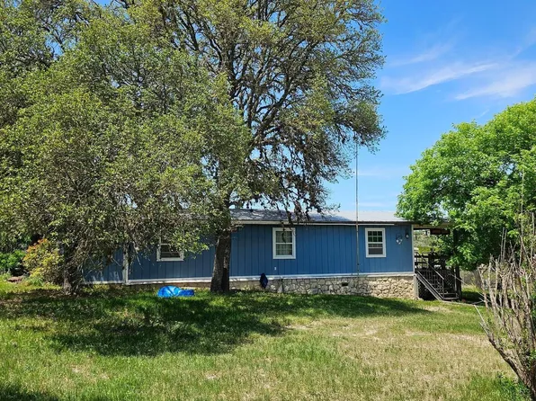 1879 Forest Trail Dr, Bandera, TX 78003