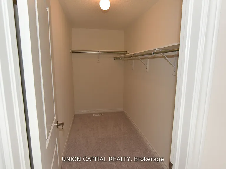 1378 Davis Loop N — Photo 7
