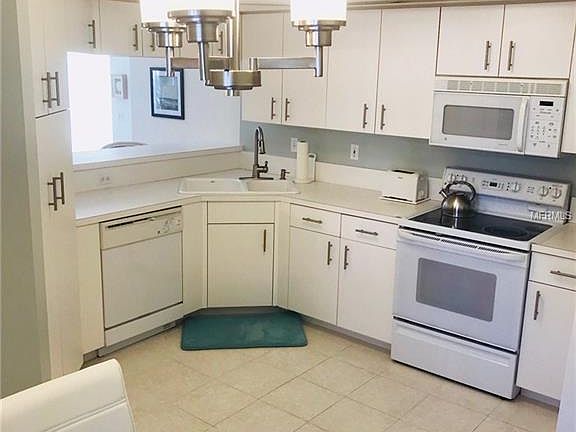 4th image of 817 Montrose Dr Unit 101