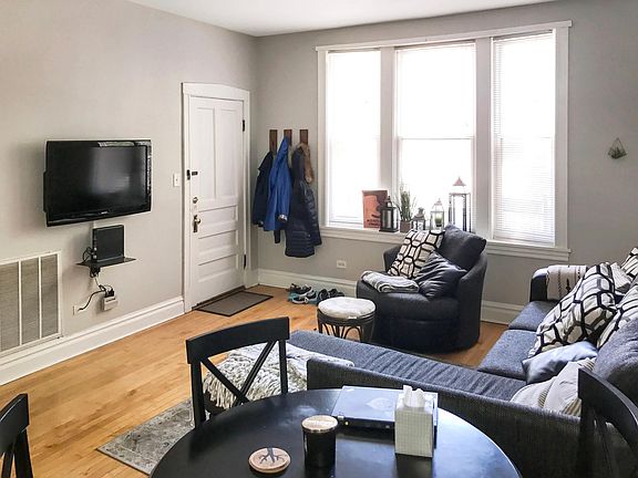 3rd image of 1746 N Hermitage Ave #1