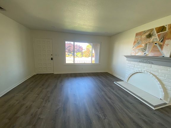 3rd image of 7072 York Dr