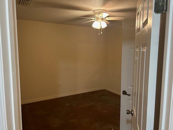 5th image of 2212 Chestnut Hills Dr