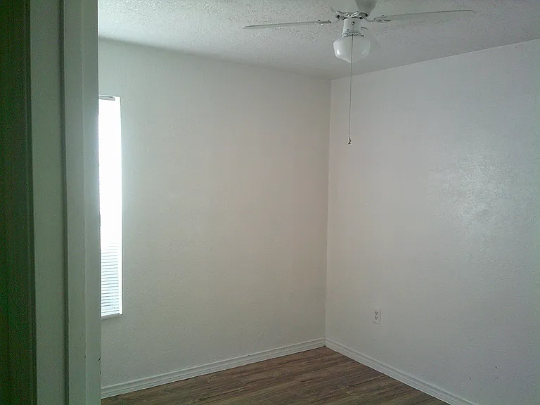 1155 NW Ozmun Ave — Photo 5