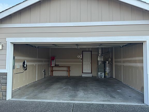 2nd image of 5816 120th Pl NE