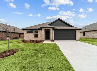 532 Ridgewood Dr, Van Alstyne, TX 75495