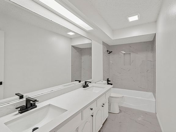 3rd image of 4014 Saint Christopher Ln #4016