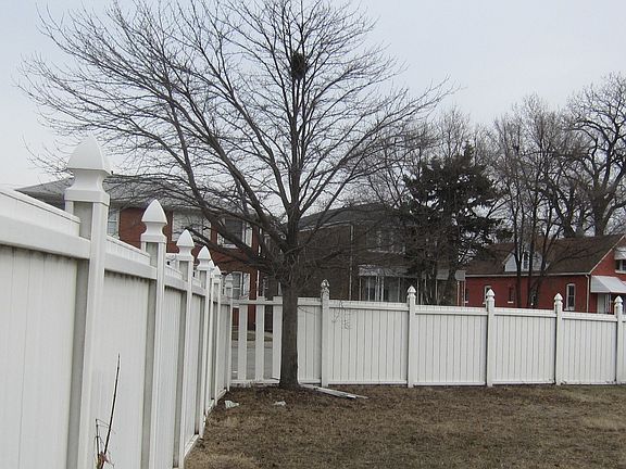2nd image of 532 Wentworth Ave