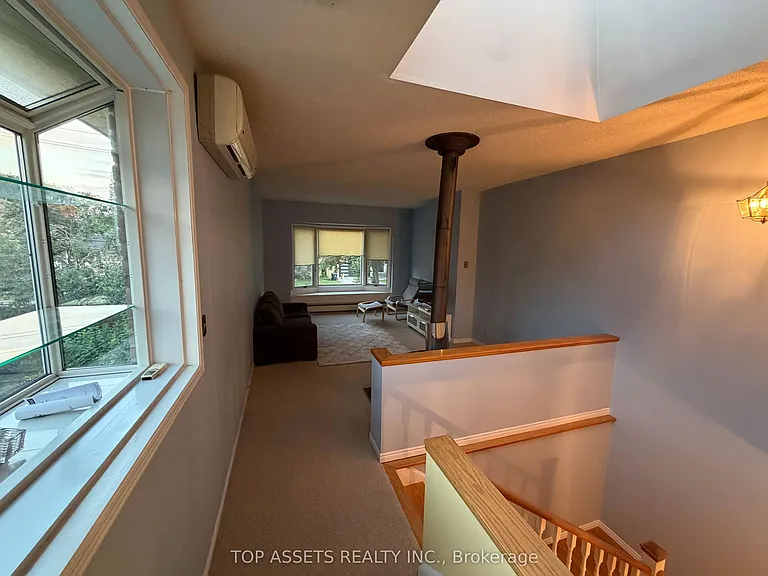 448 Cummer Ave #A — Photo 4