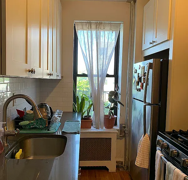 215 33rd St #16 — Photo 7