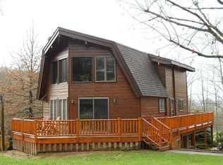 131 Rustic Pines Ln, Wheeling, WV 26003