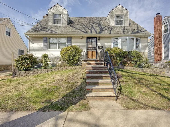 23-34 127th St, College Point, NY 11356