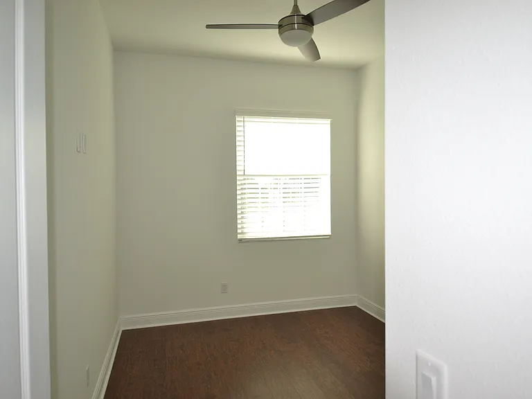 5728 Biscayne Ct — Photo 23