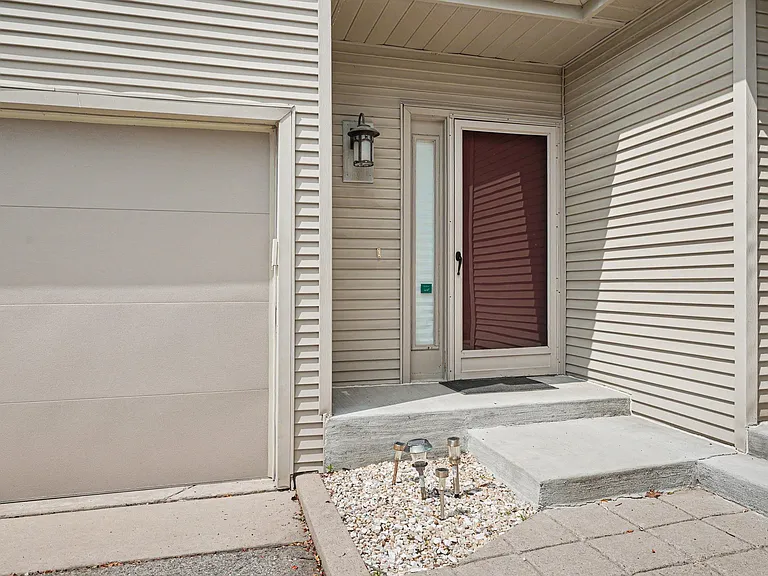 701 Charing Ct — Photo 4