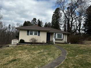 1721 Beaver Grade Rd, Coraopolis, PA 15108