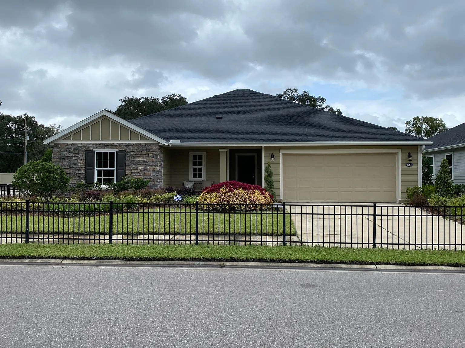 4 bed, 2100 sqft, $2,500 — Photo 4