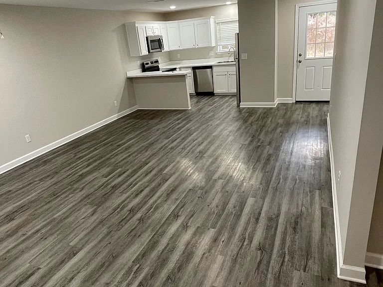 4-3612 Moore St — Photo 3