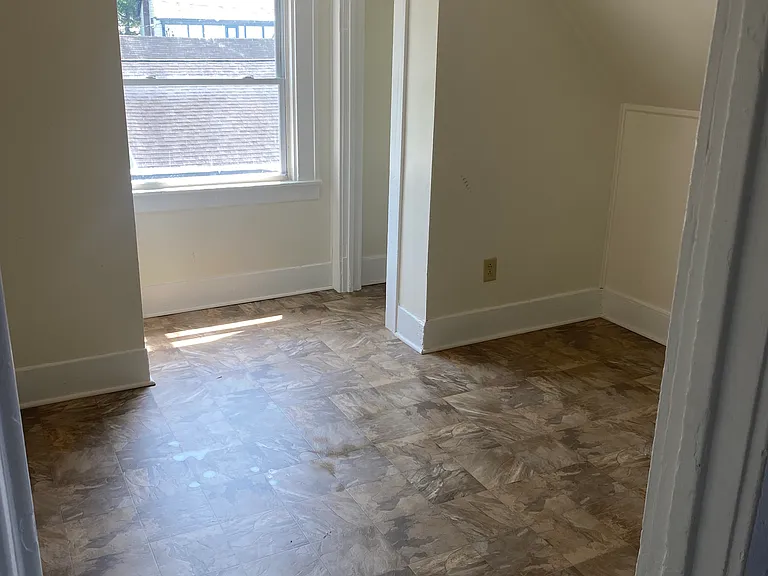 36 Delaware Ave #D — Photo 10
