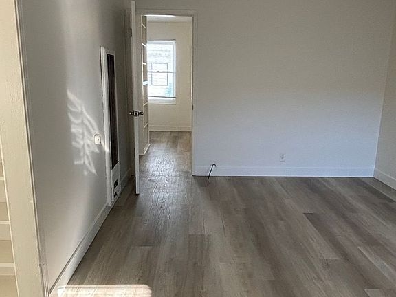 4th image of 915 Freeman Ave APT 2
