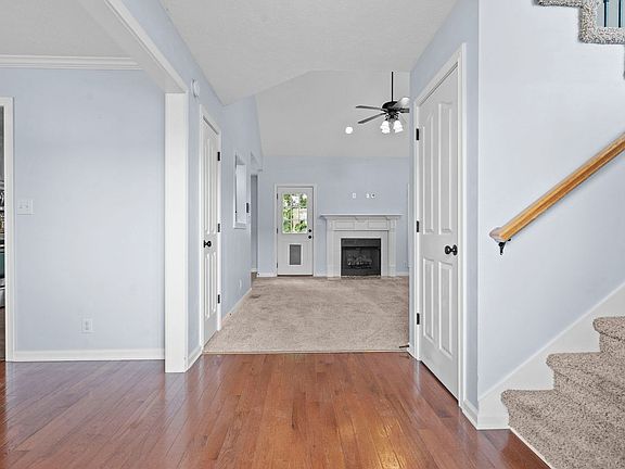 2nd image of 2916 Brewster Dr