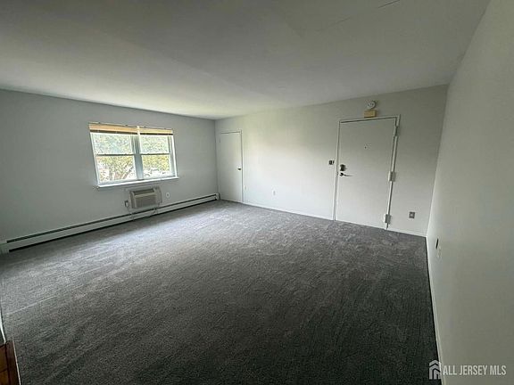 2nd image of 289 Main St APT 6D