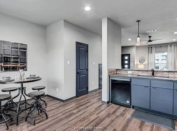 2nd image of 1451 Associates Ave #616
