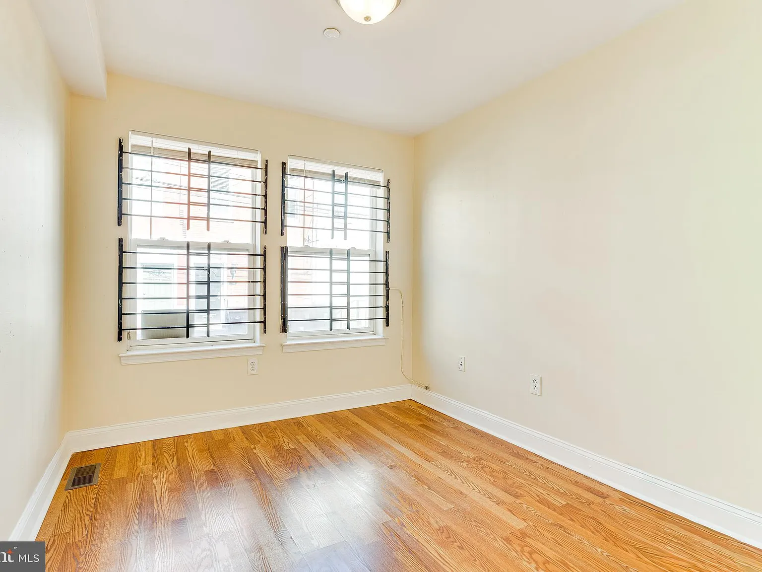 4 bed, 2.5 bath, 2172 sqft, $1,800 — Photo 4