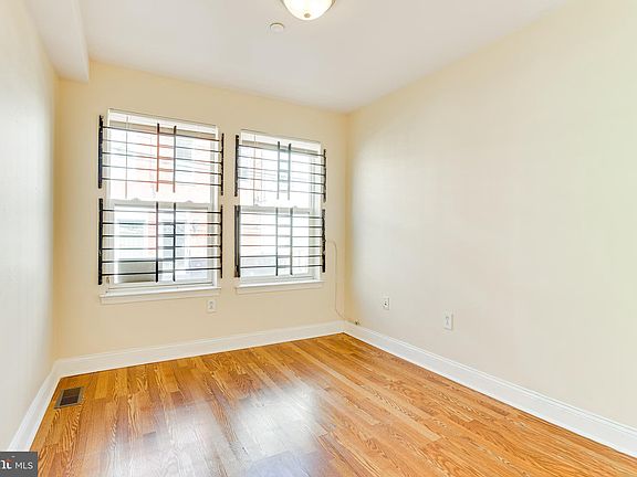 4th image of 1837 N Willington St #1