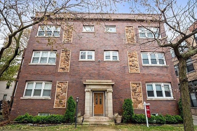 1st image of 1755 W Belle Plaine Ave #1W